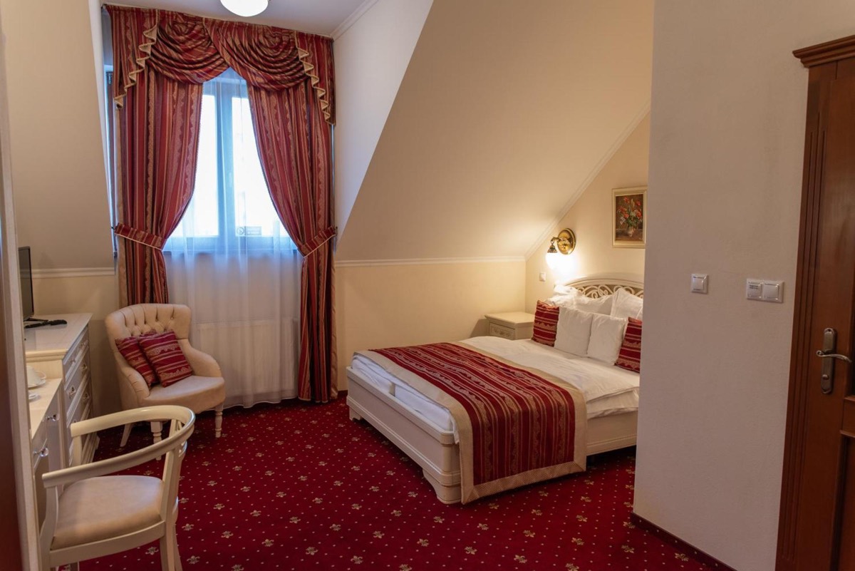 Izba Deluxe s manželskou posteľou